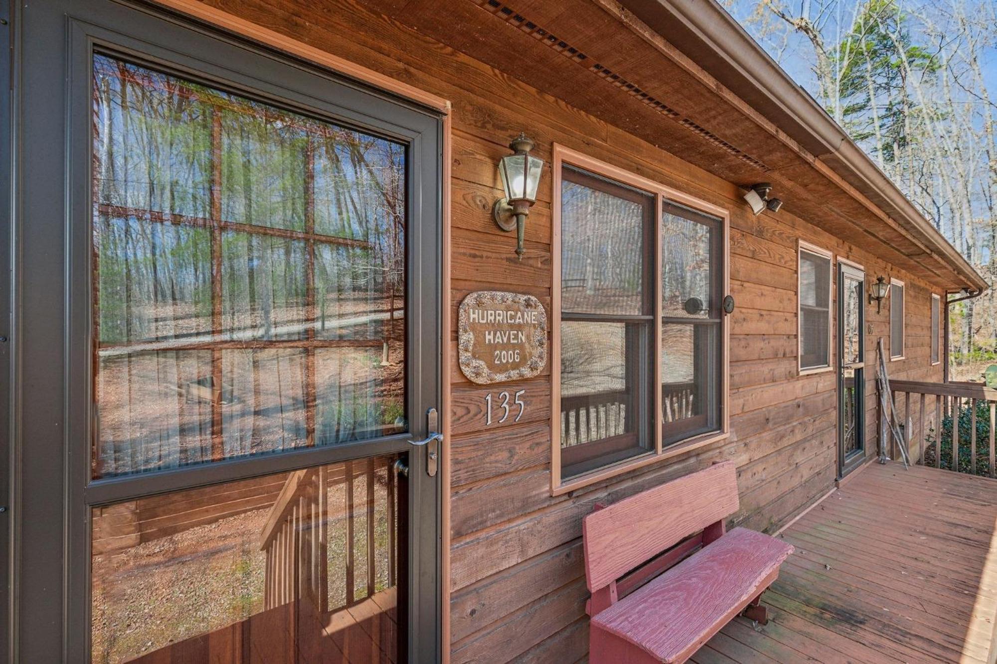 Warm And Cozy Cabin In Lake Lure, Nestled In Hardwood Trees, Peaceful Home- Wifi Home 외부 사진